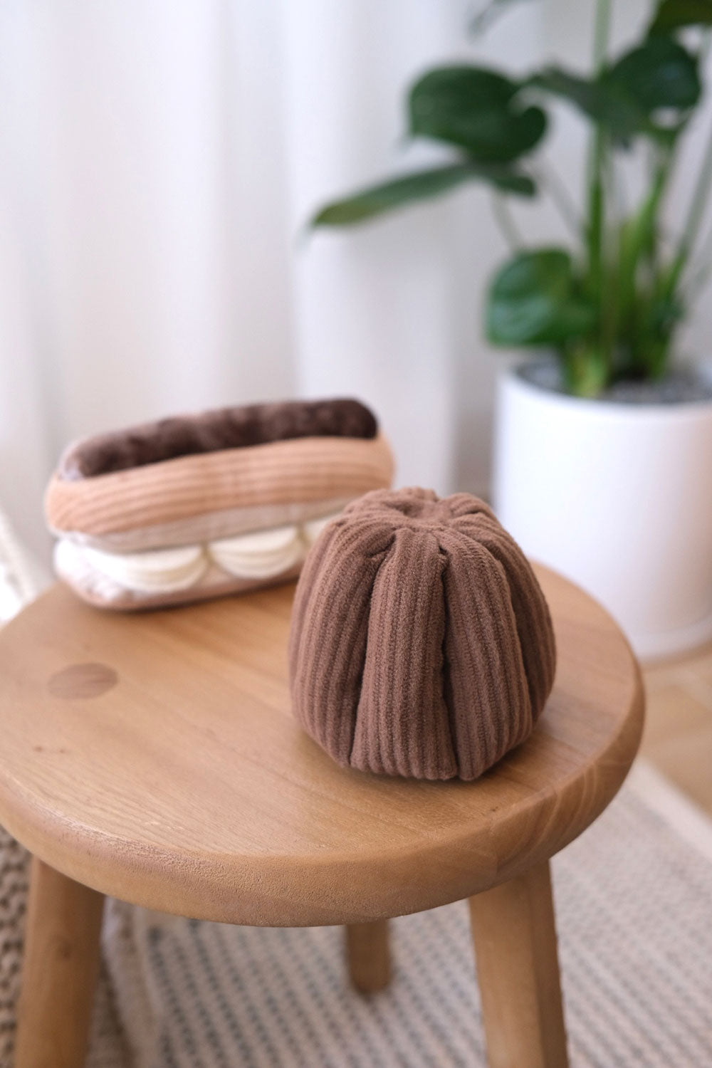 Lambwolf Collective CANELE squeaky + snuffle
