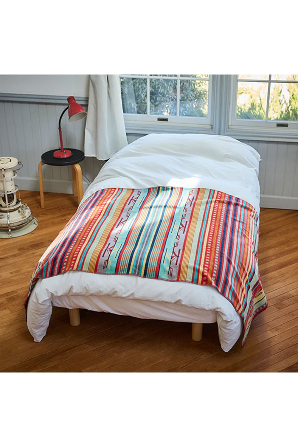 PENDLETON OVERSIZED CUSTOM JACQUARD TOWEL