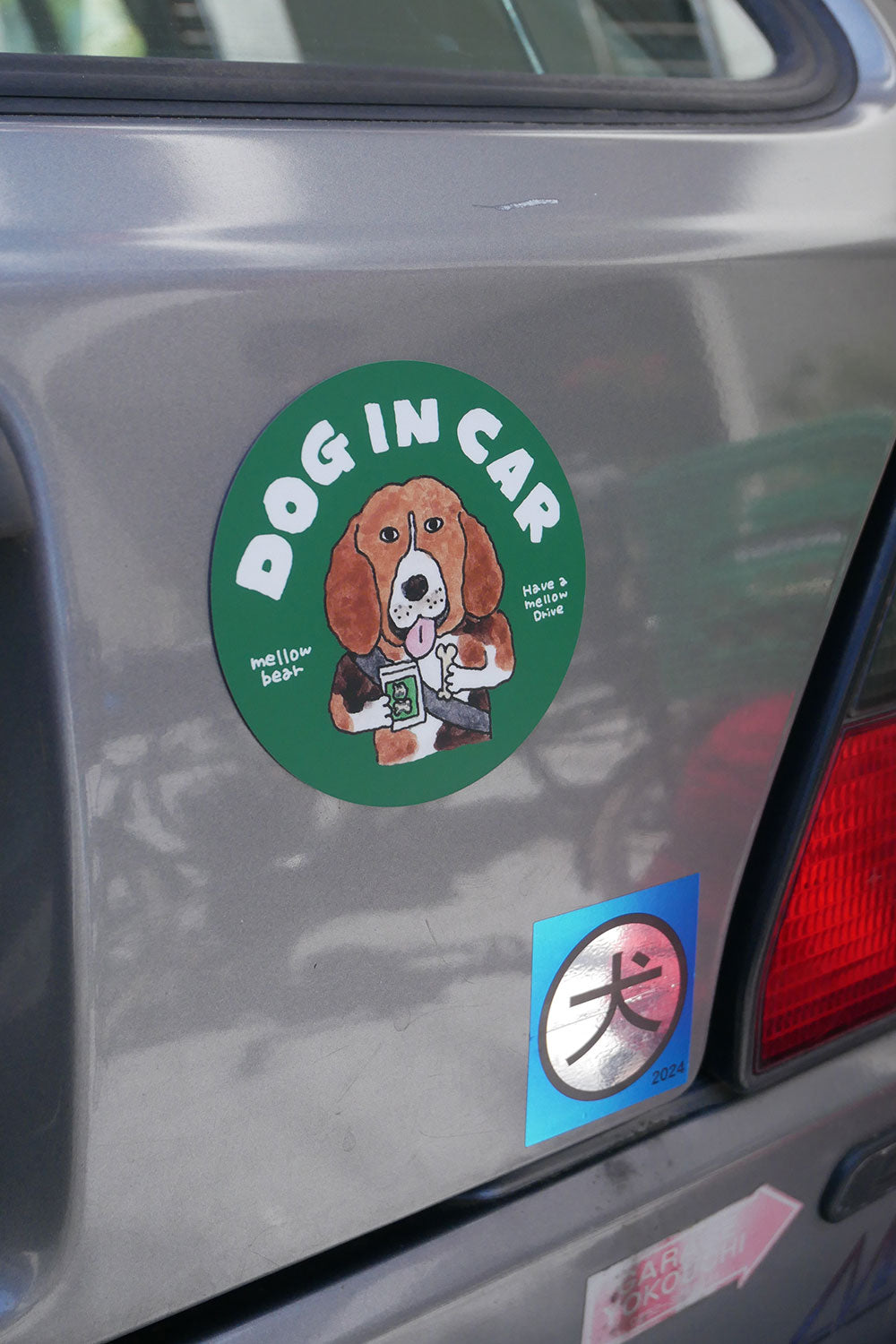 mellowbear DOG IN CAR magnet