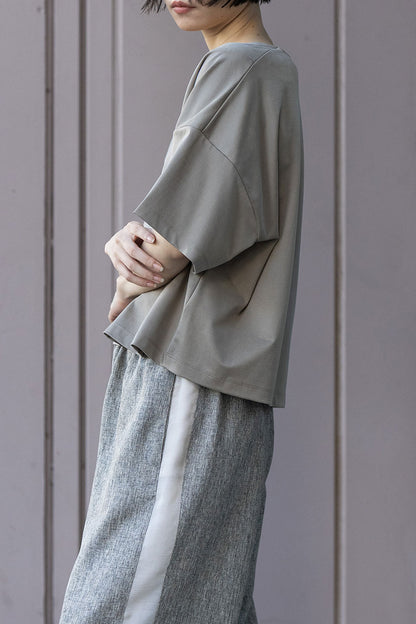 Munich サテンジャージーＶネックトップス【MN261U12】