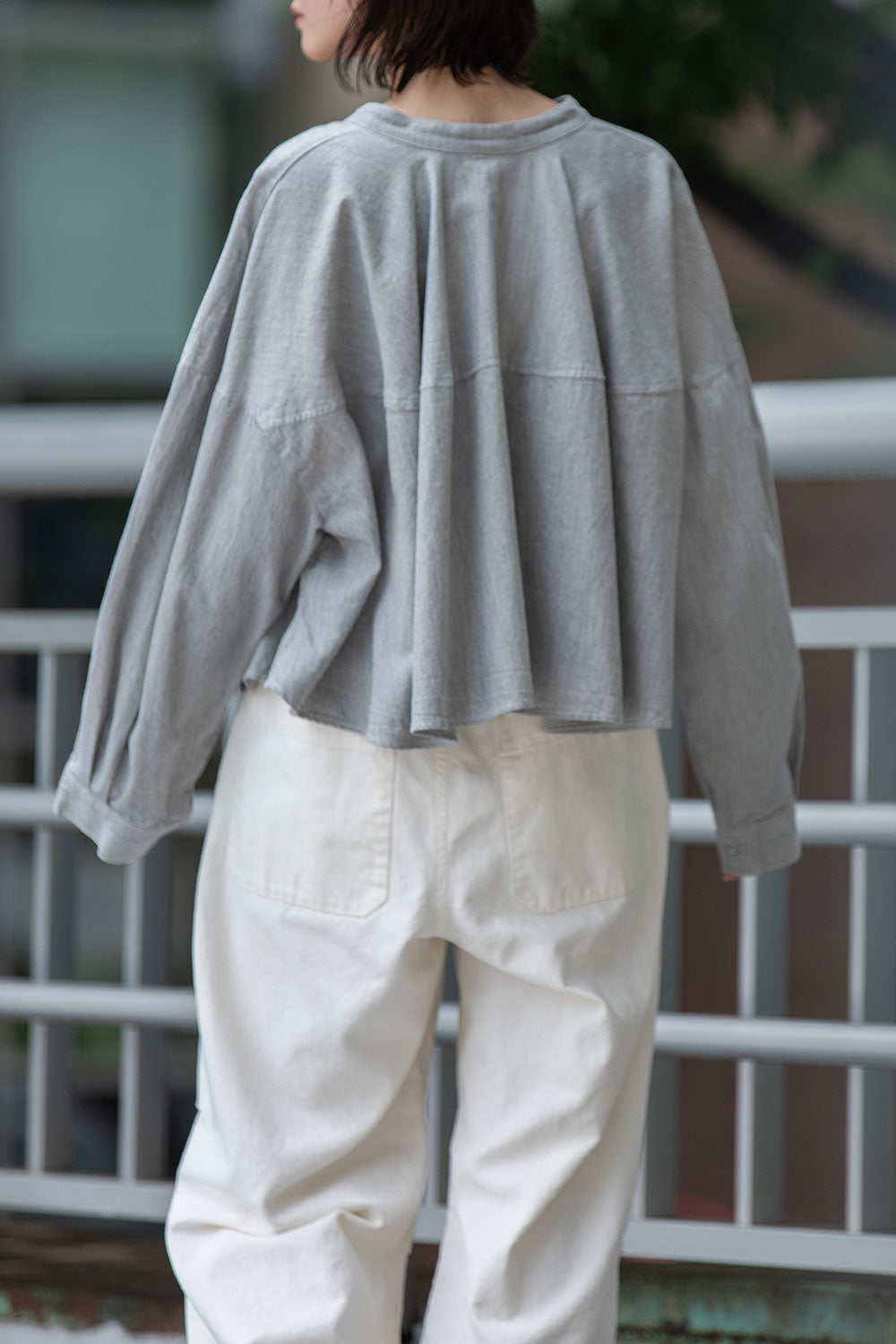 Munich 6ozスラブデニム２wayクロップドシャツ【MN261T14】