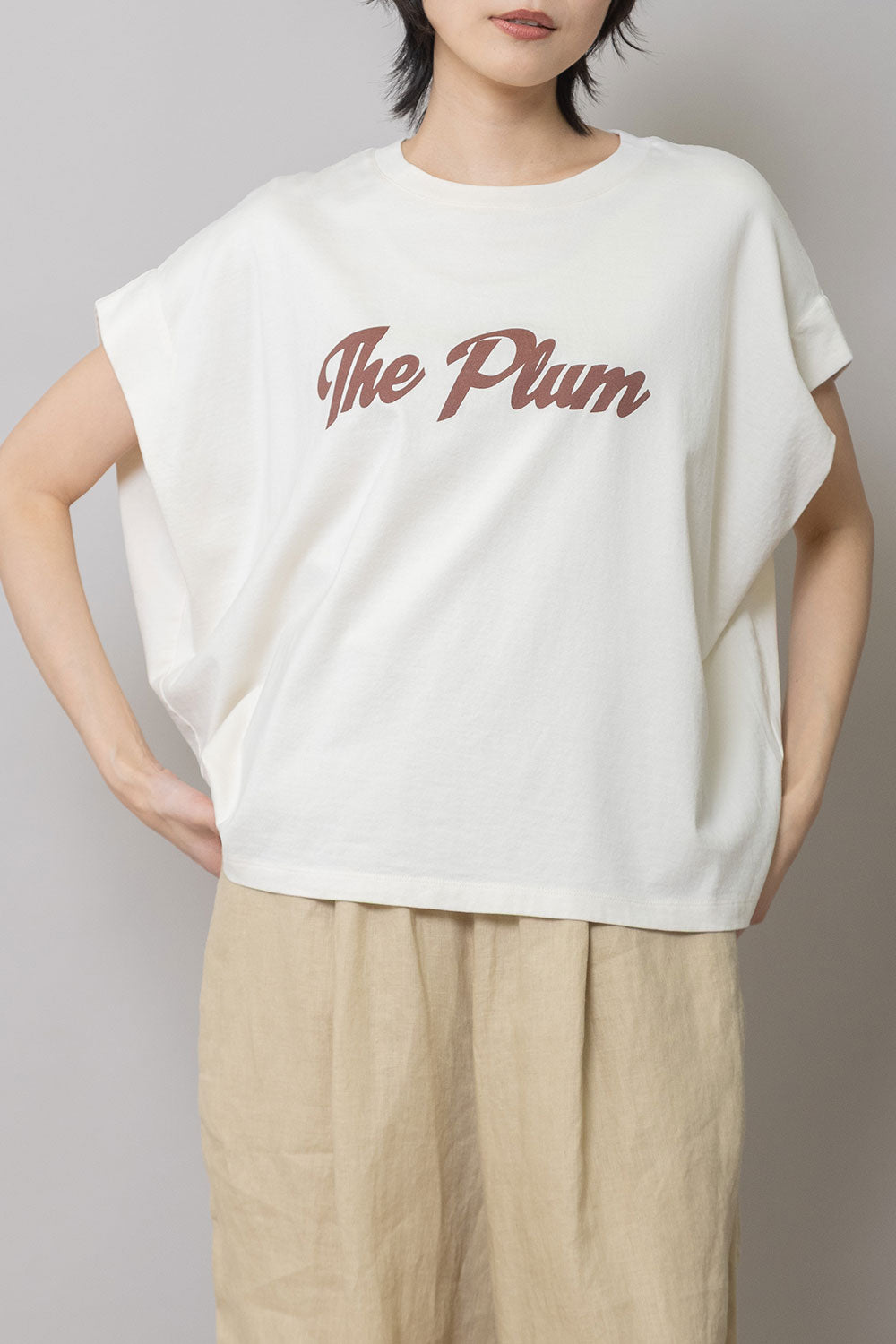 Munich "The Plum"ロゴプリントタックスリーブTシャツ【MN261U34】