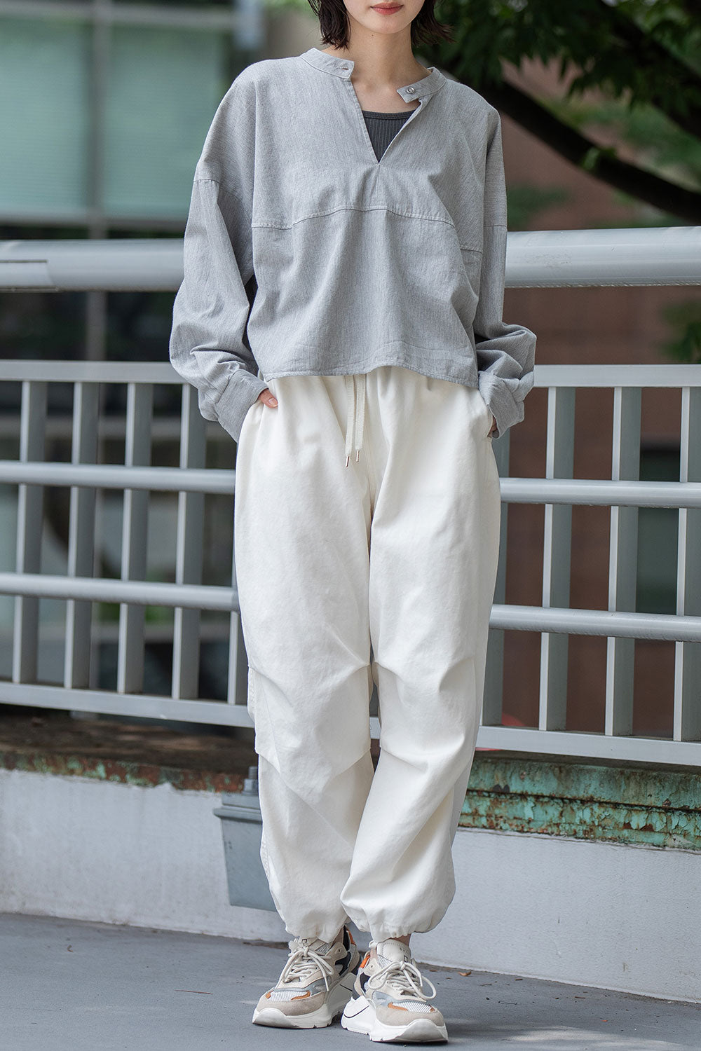 Munich 6ozスラブデニム２wayクロップドシャツ【MN261T14】