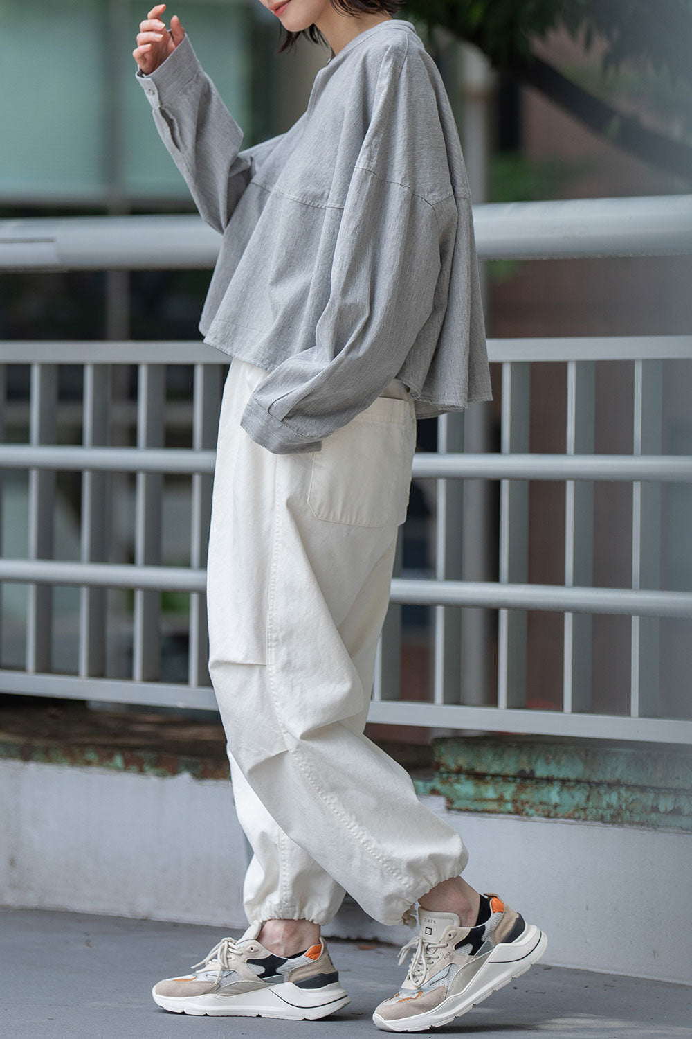 Munich 6ozスラブデニム２wayクロップドシャツ【MN261T14】