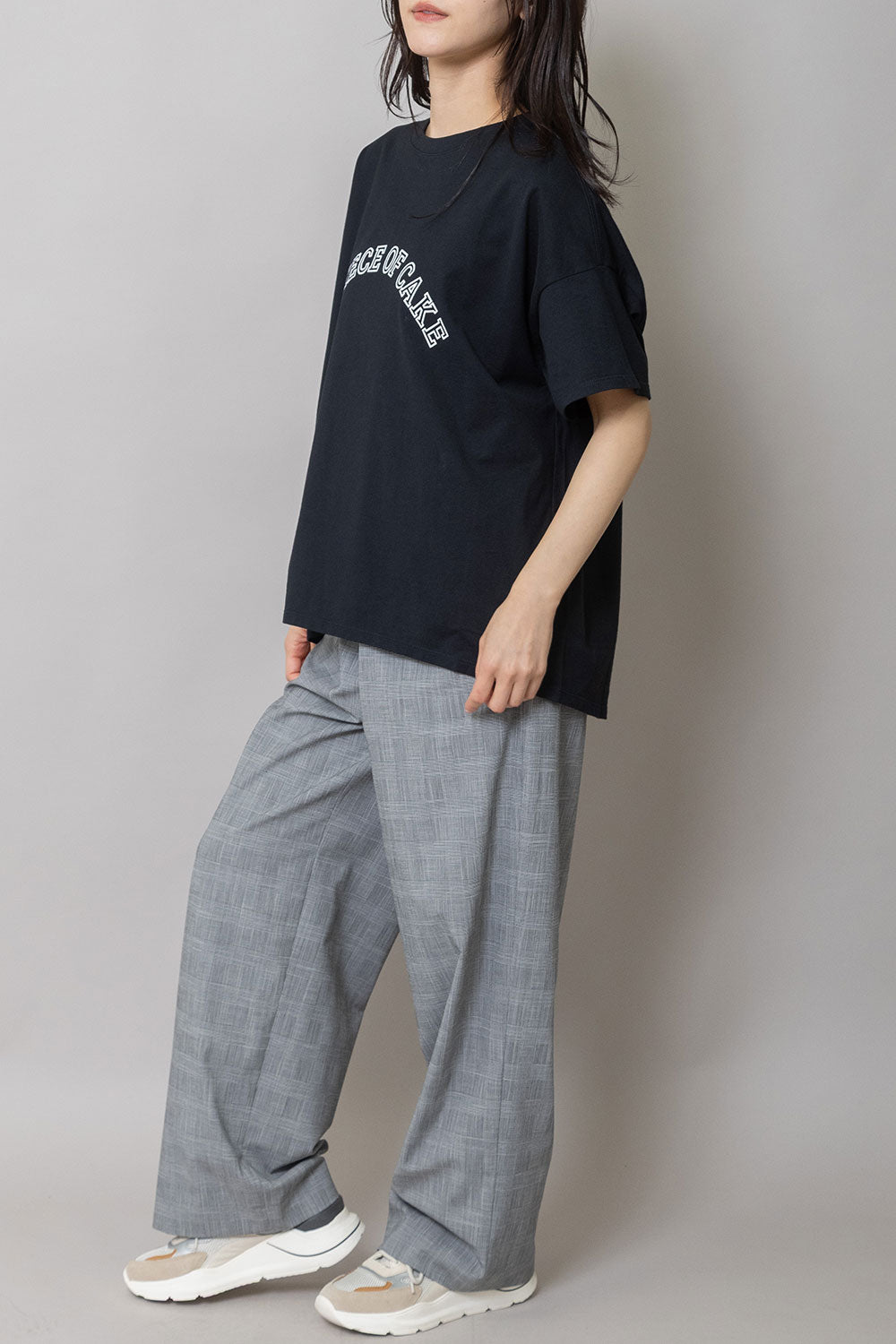 Munich ”A PIECE OF CAKE”ロゴプリントTシャツ【MN261U33】