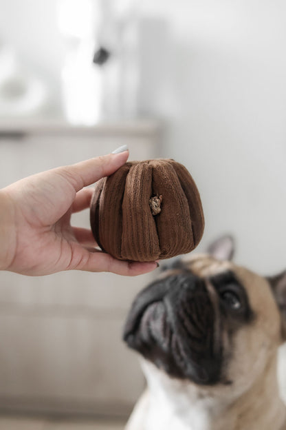 Lambwolf Collective CANELE squeaky + snuffle